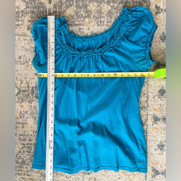 Scoop Ruffle Neck Short Cap Sleeve Top - Picture 5 of 6